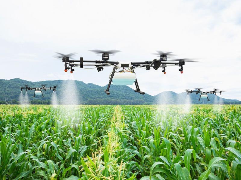 Летательные аппараты в виде дронов для фермеров</